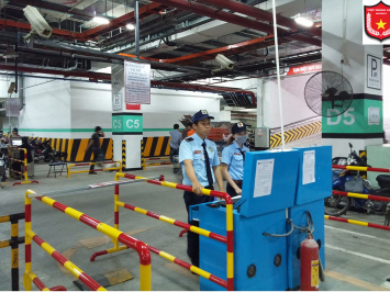 Tuyển bảo vệ kiểm soát thẻ xe chung cư