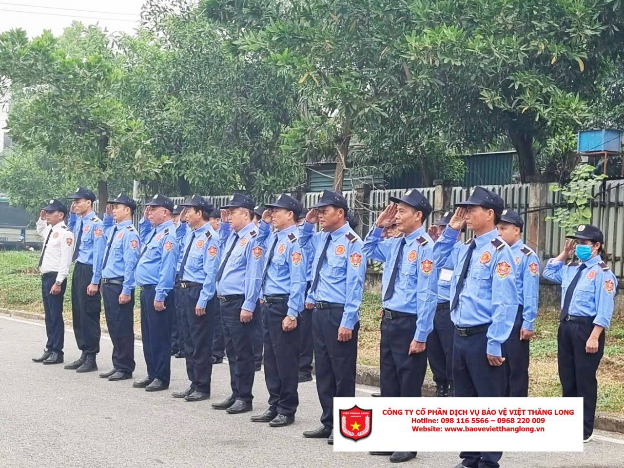 10 bí mật nghề bảo vệ mà ít ai biết – từ chuyện ngủ gật đến bắt cướp