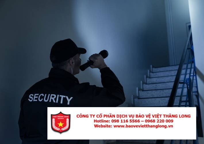 So sánh bảo vệ ban ngày và bảo vệ ca đêm